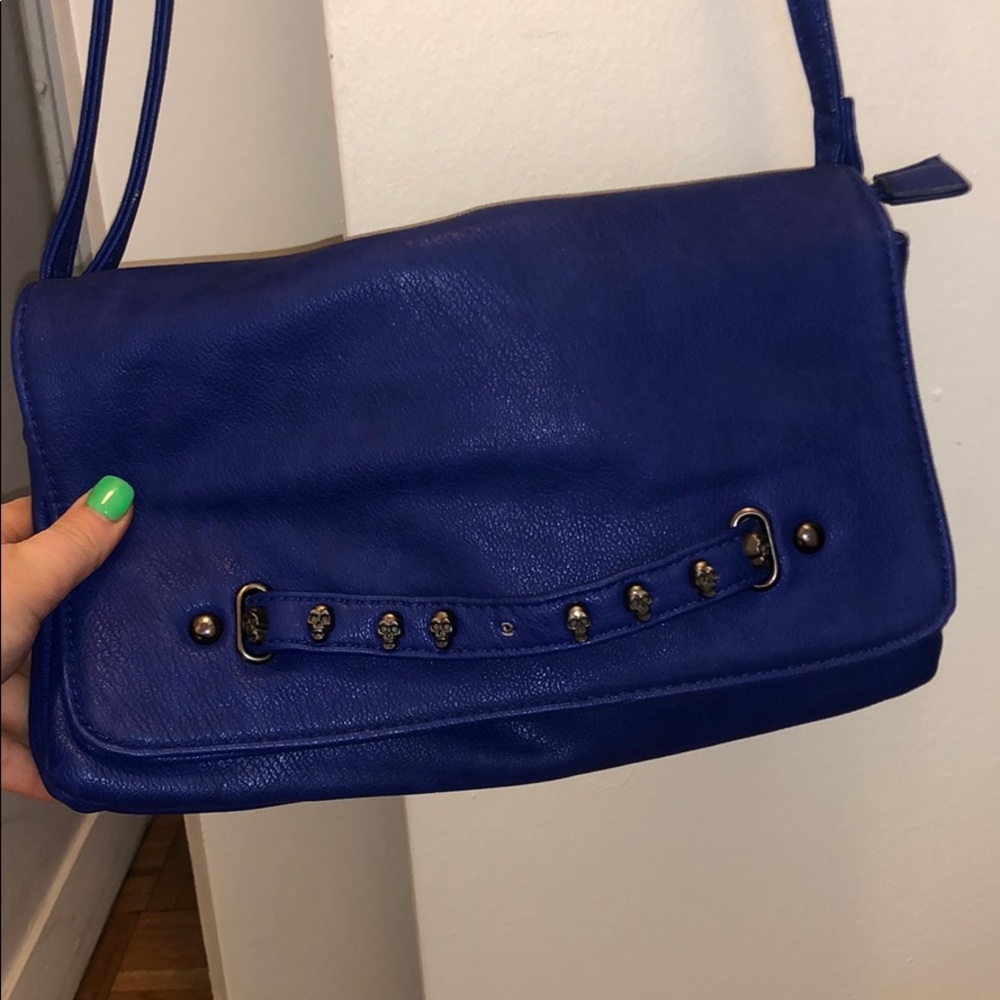 Skull royal blue purse. Worn maybe 5 times.